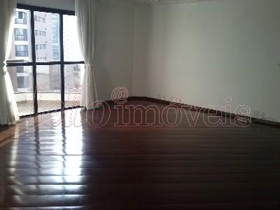 Apartamento para alugar com 3 quartos, 200m² - Foto 1