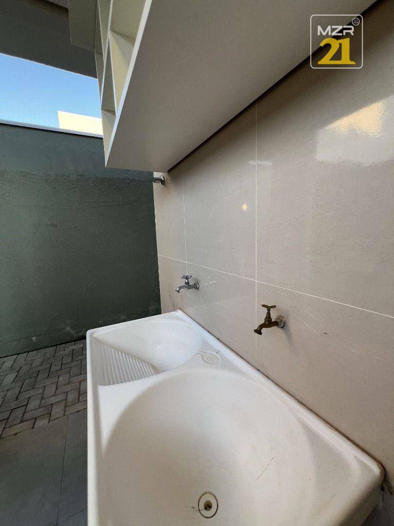 Casa de Condomínio para alugar com 3 quartos, 200m² - Foto 48