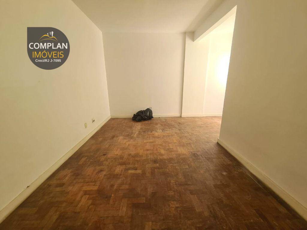 Apartamento à venda com 2 quartos, 67m² - Foto 4