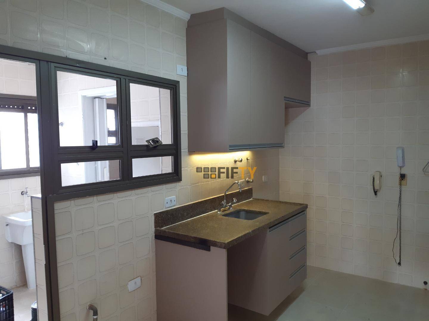 Apartamento para alugar com 3 quartos, 110m² - Foto 17