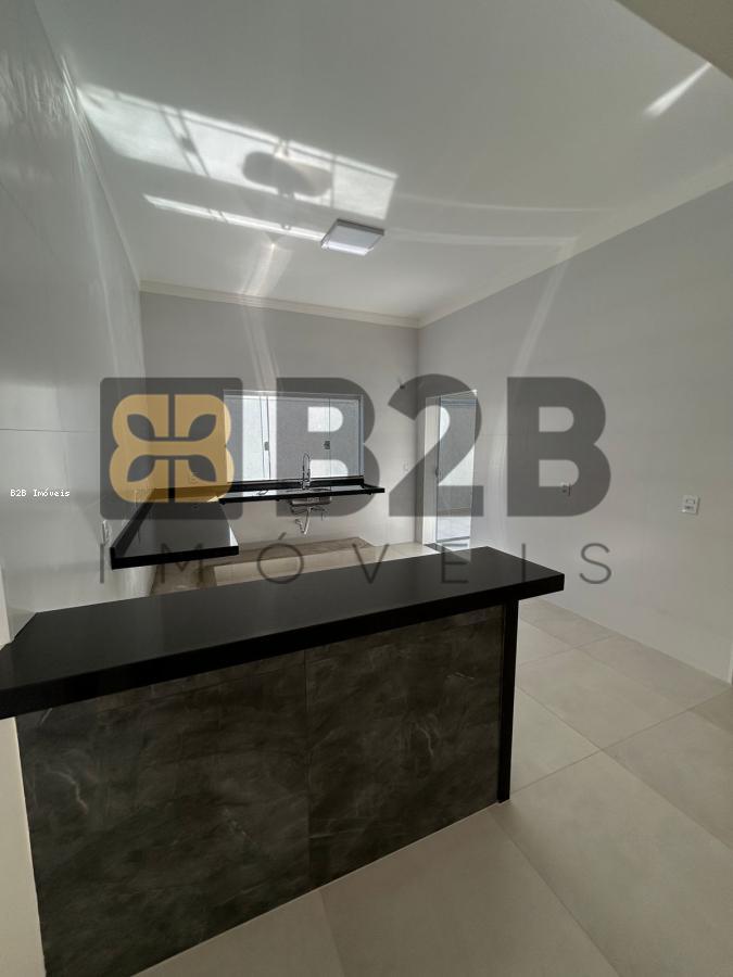 Casa à venda com 3 quartos, 180m² - Foto 10