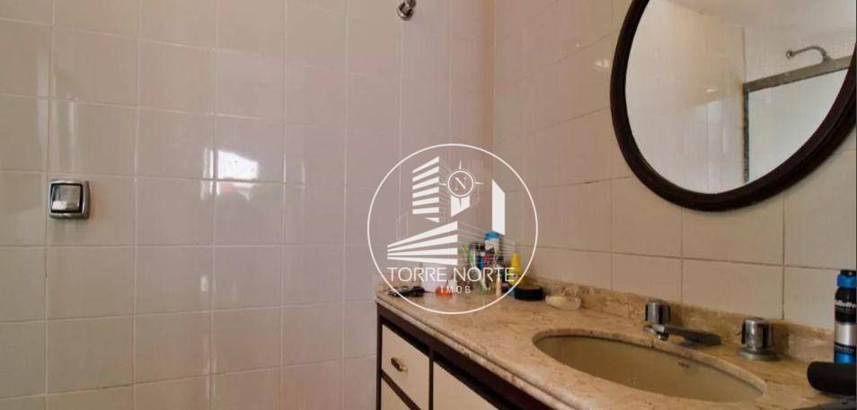 Apartamento à venda com 4 quartos, 219m² - Foto 9