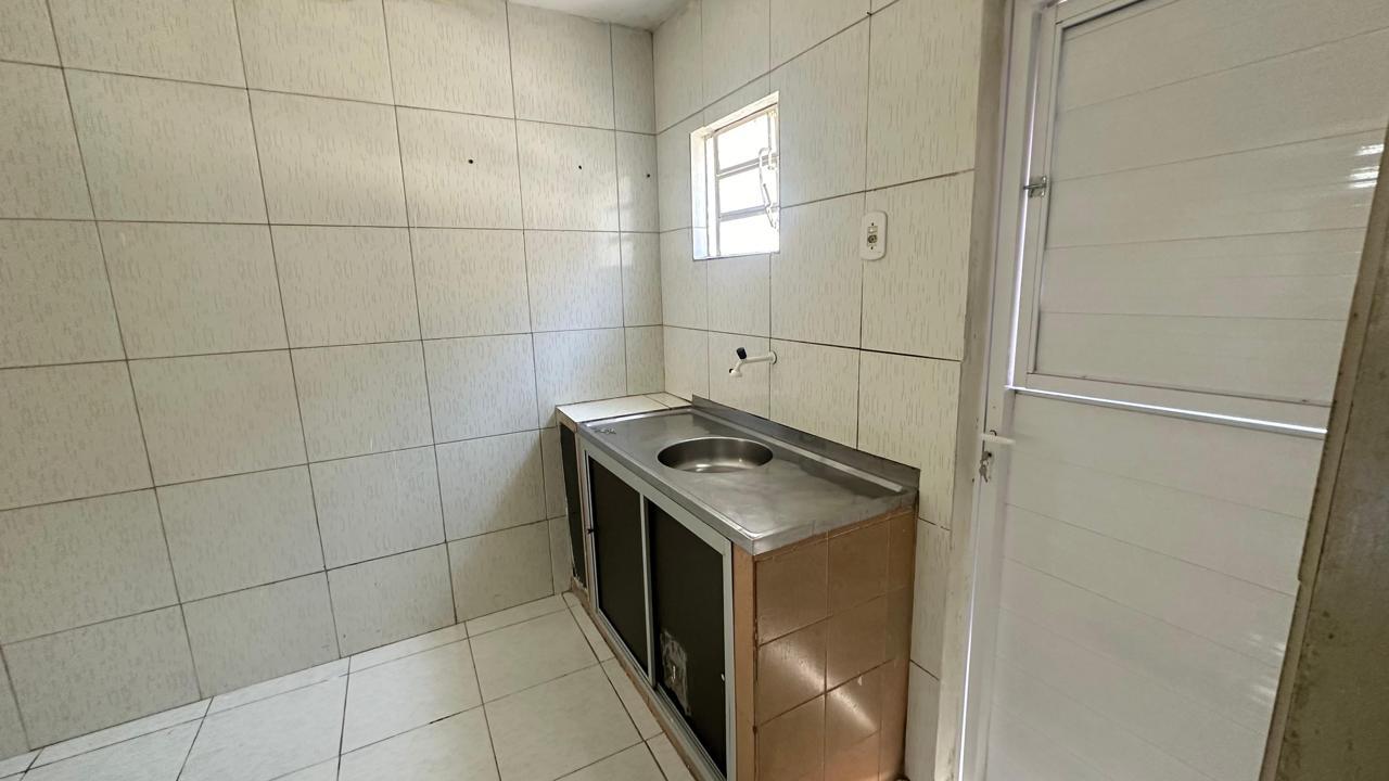 Casa à venda com 2 quartos, 70m² - Foto 14