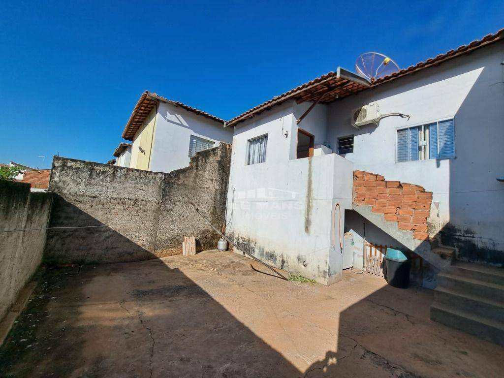 Casa à venda com 2 quartos, 78m² - Foto 9