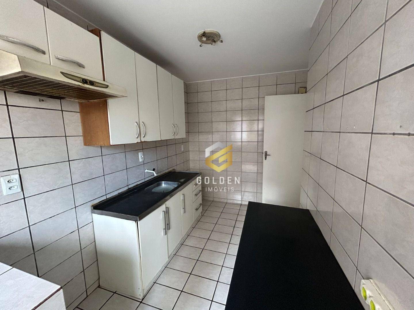 Apartamento à venda com 3 quartos, 130m² - Foto 3