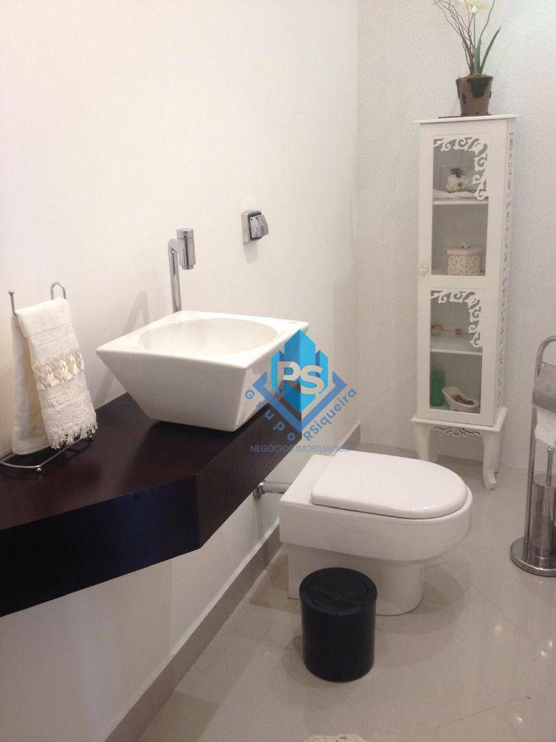 Sobrado à venda com 3 quartos, 256m² - Foto 2