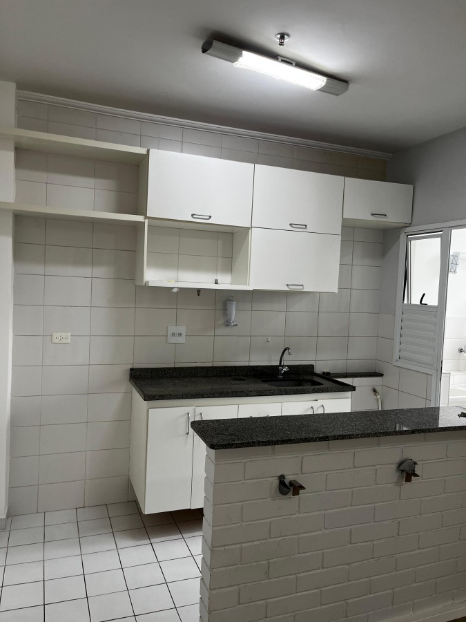 Apartamento para alugar com 1 quarto, 50m² - Foto 6