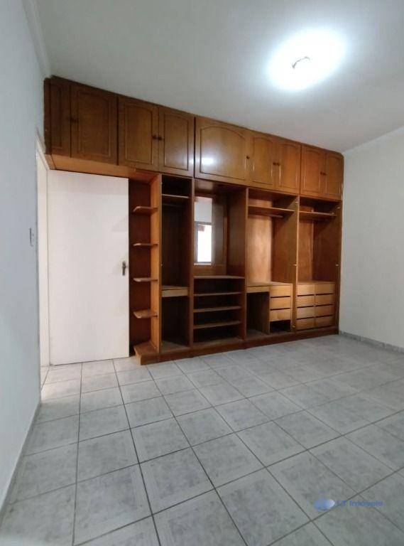 Casa à venda e aluguel com 4 quartos, 220m² - Foto 12