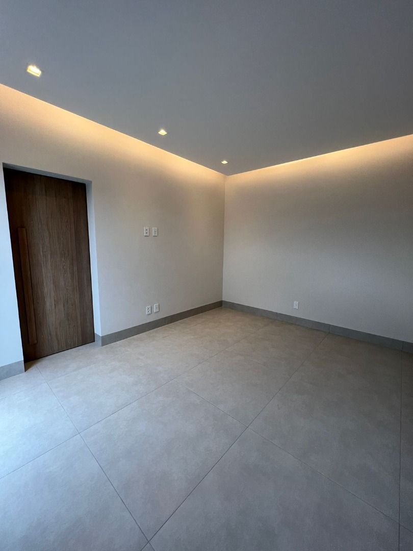 Casa à venda com 3 quartos, 188m² - Foto 2