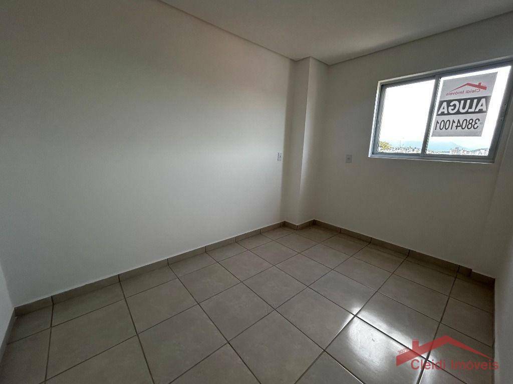 Apartamento para alugar com 2 quartos, 60m² - Foto 13