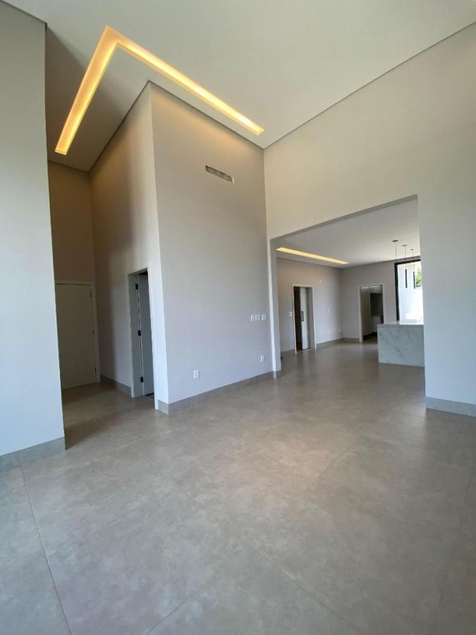 Casa à venda com 3 quartos, 200m² - Foto 3