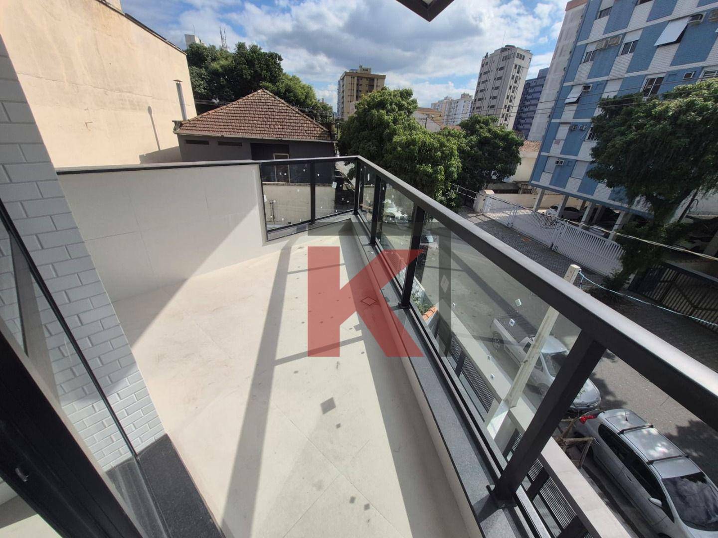 Sobrado à venda com 3 quartos, 215m² - Foto 1
