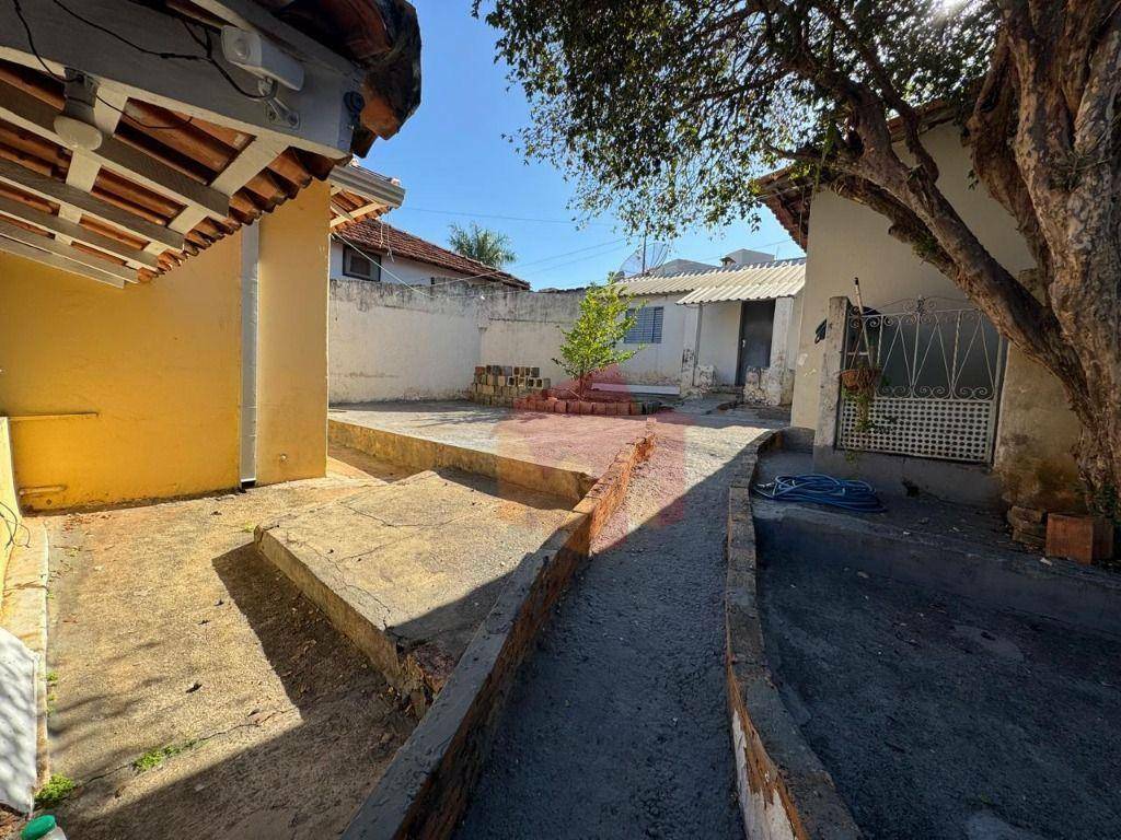Casa à venda com 5 quartos, 200m² - Foto 18