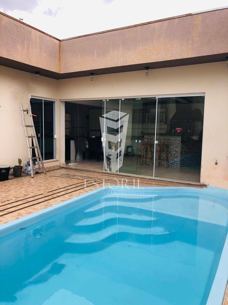 Casa de Condomínio à venda com 3 quartos, 212m² - Foto 3