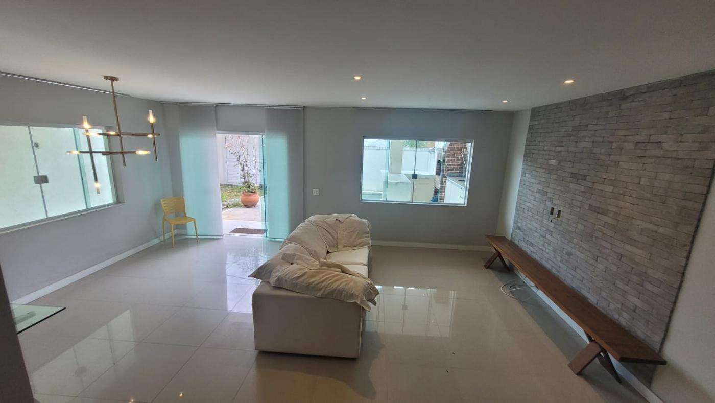 Casa de Condomínio para alugar com 4 quartos, 220m² - Foto 12