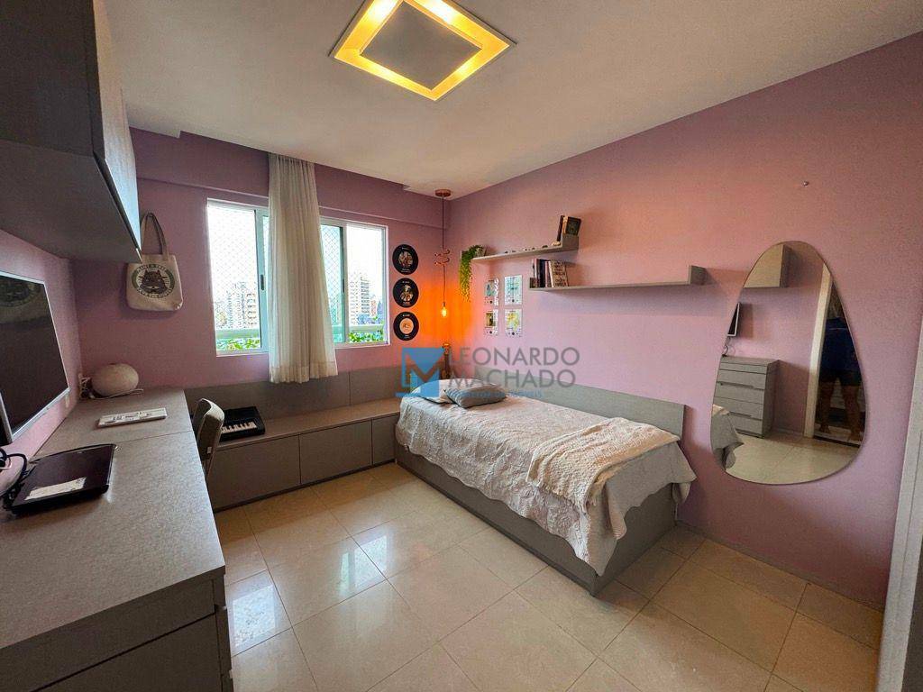 Apartamento à venda com 3 quartos, 185m² - Foto 3