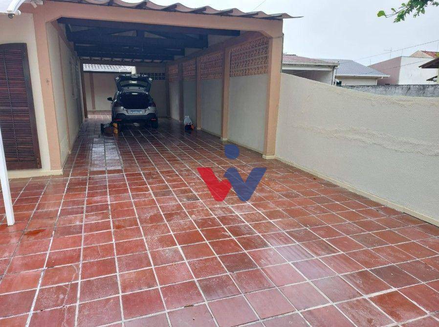 Casa à venda com 2 quartos, 80m² - Foto 1