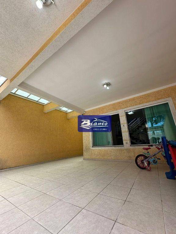 Sobrado à venda com 3 quartos, 220m² - Foto 3