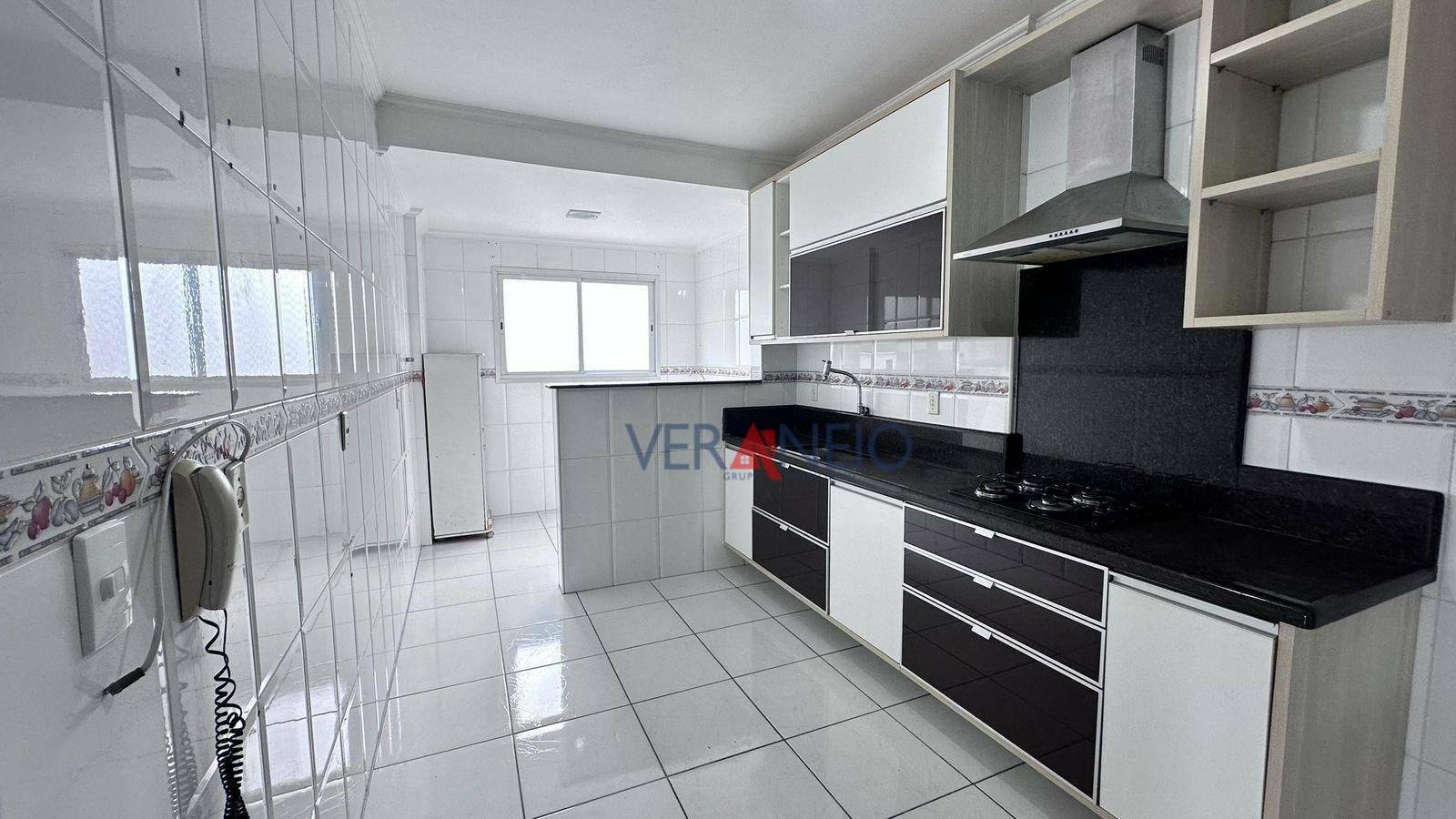 Apartamento para alugar com 3 quartos, 131m² - Foto 12