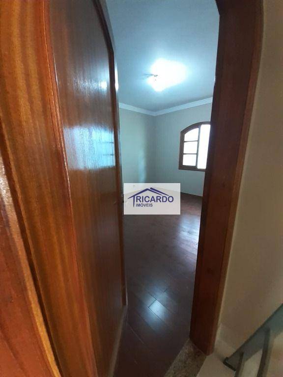 Sobrado à venda com 3 quartos, 300m² - Foto 51