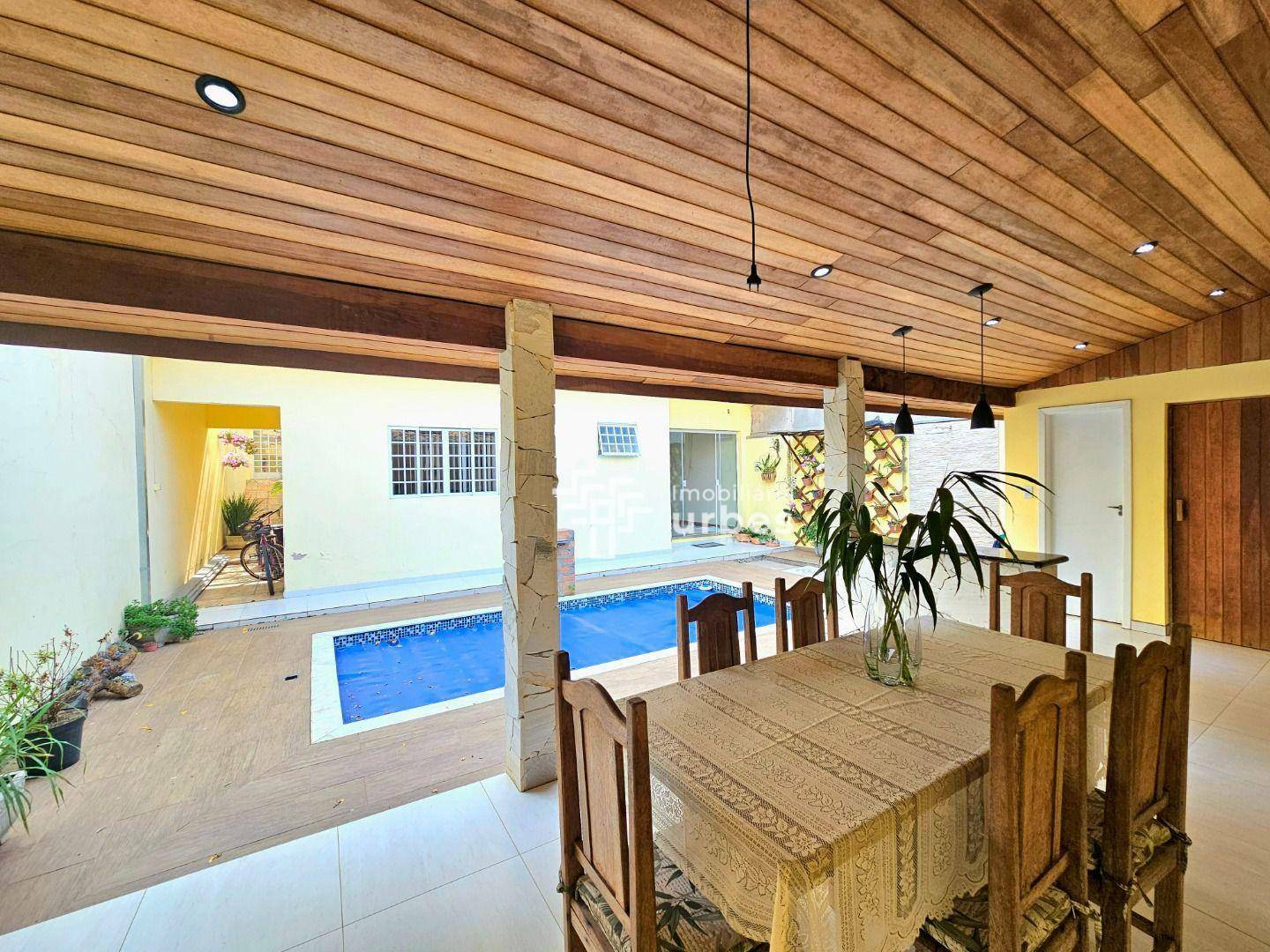 Casa à venda com 3 quartos, 230m² - Foto 3