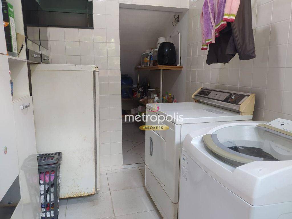 Sobrado à venda com 2 quartos, 200m² - Foto 32