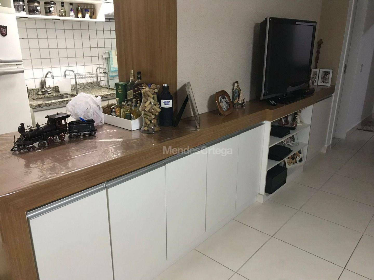 Apartamento à venda com 3 quartos, 68m² - Foto 2