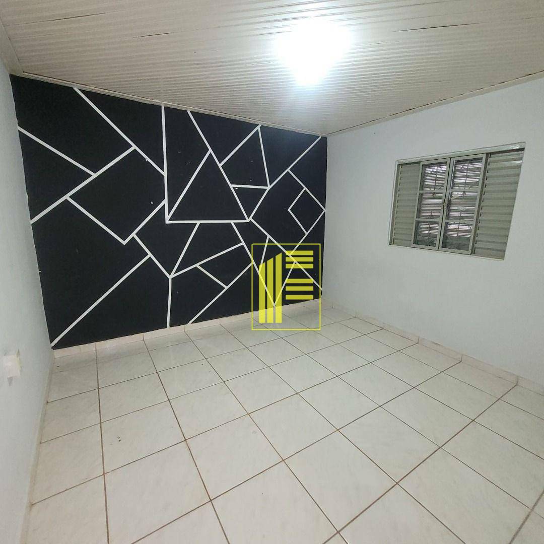 Casa para alugar com 2 quartos, 50m² - Foto 4