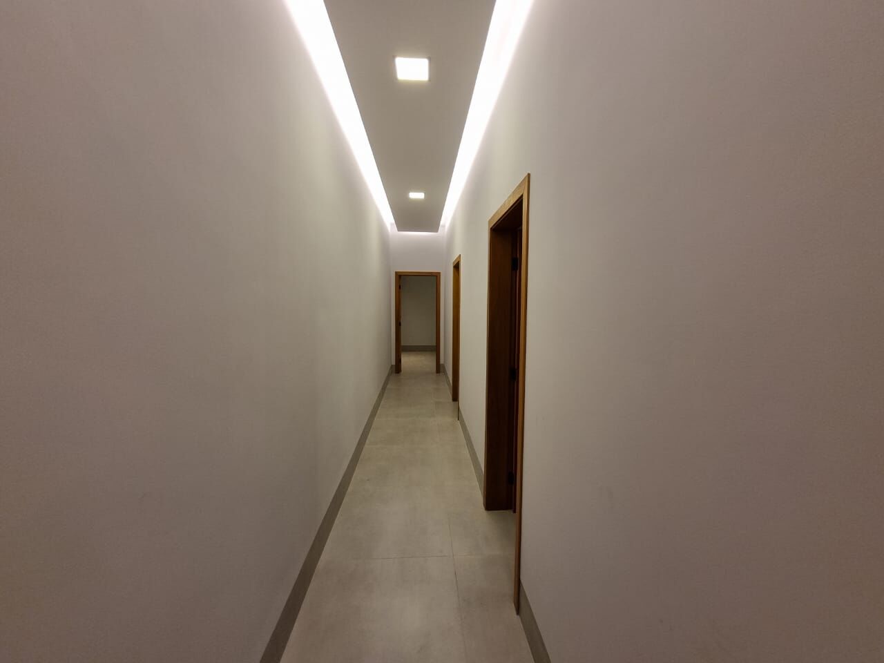 Casa à venda com 3 quartos, 186m² - Foto 2