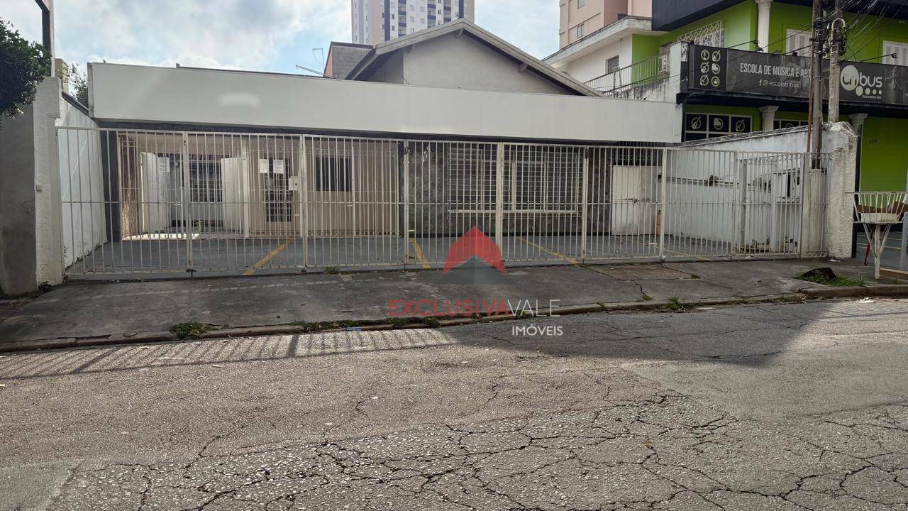 Casa à venda com 5 quartos, 206m² - Foto 1
