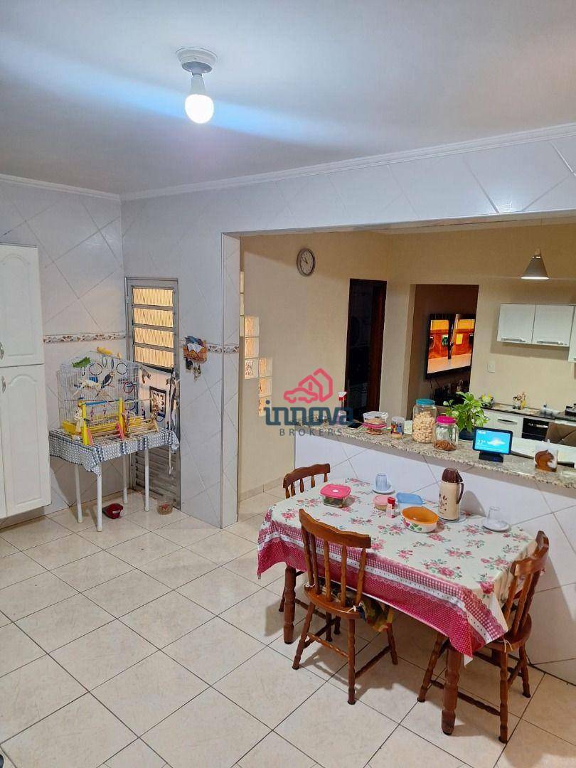 Sobrado à venda com 3 quartos, 220M2 - Foto 3