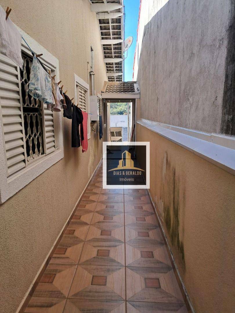 Casa à venda com 3 quartos, 117m² - Foto 11