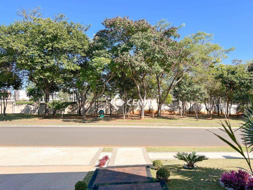 Casa de Condomínio à venda com 4 quartos, 236m² - Foto 5