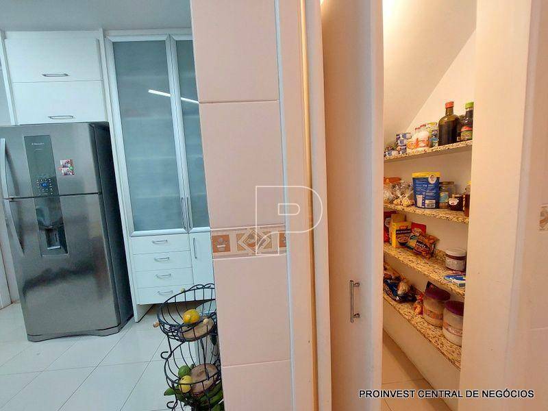 Casa de Condomínio para alugar com 3 quartos, 200m² - Foto 21