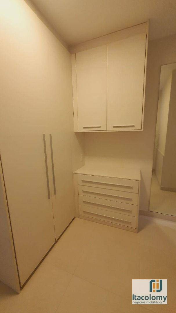 Apartamento para alugar com 3 quartos, 243m² - Foto 15