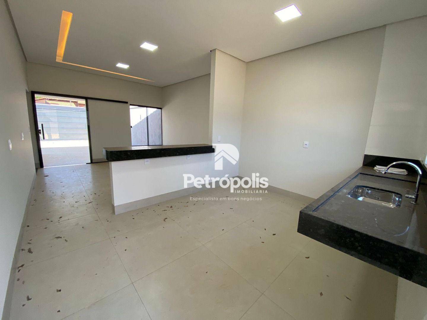 Casa à venda com 3 quartos, 98m² - Foto 11