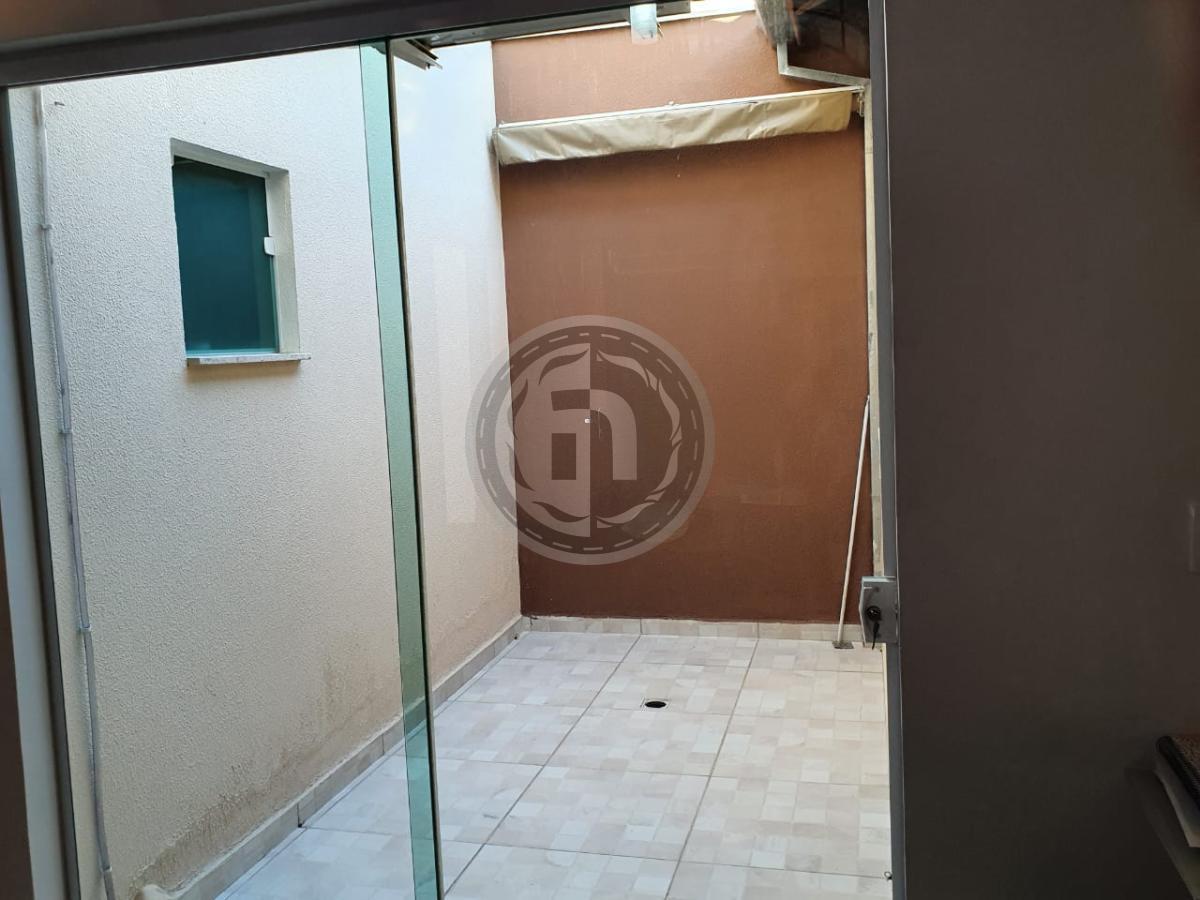 Casa de Condomínio para alugar com 3 quartos, 128m² - Foto 4