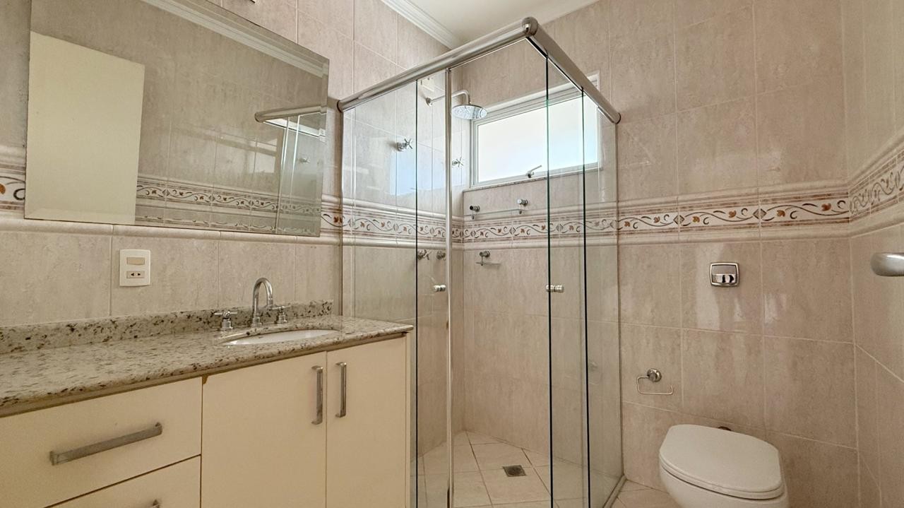 Casa para alugar com 3 quartos, 357m² - Foto 11