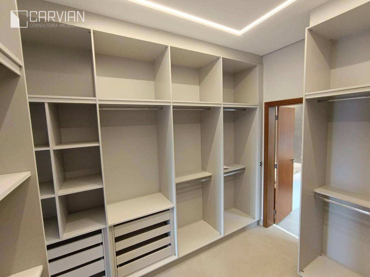 Sobrado à venda com 4 quartos, 364m² - Foto 2