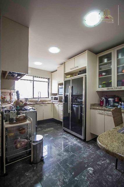 Apartamento à venda com 3 quartos, 243m² - Foto 40