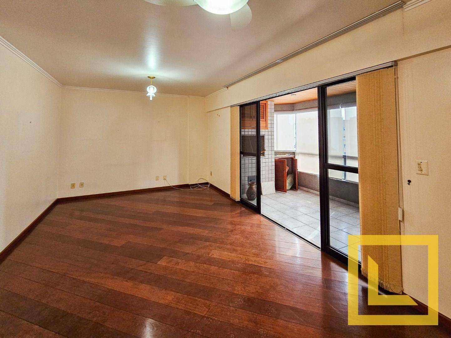 Apartamento à venda com 3 quartos, 135m² - Foto 5