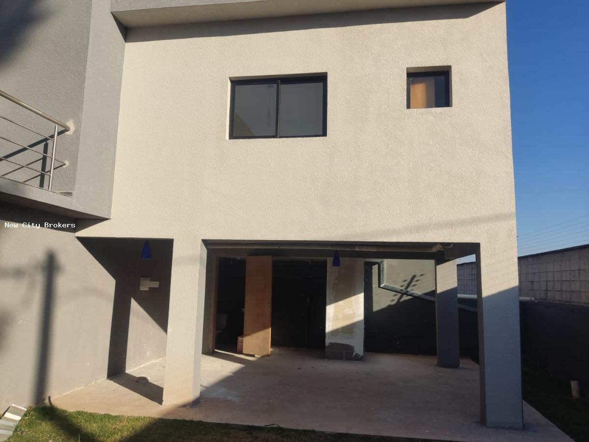 Casa de Condomínio à venda com 3 quartos, 300m² - Foto 4