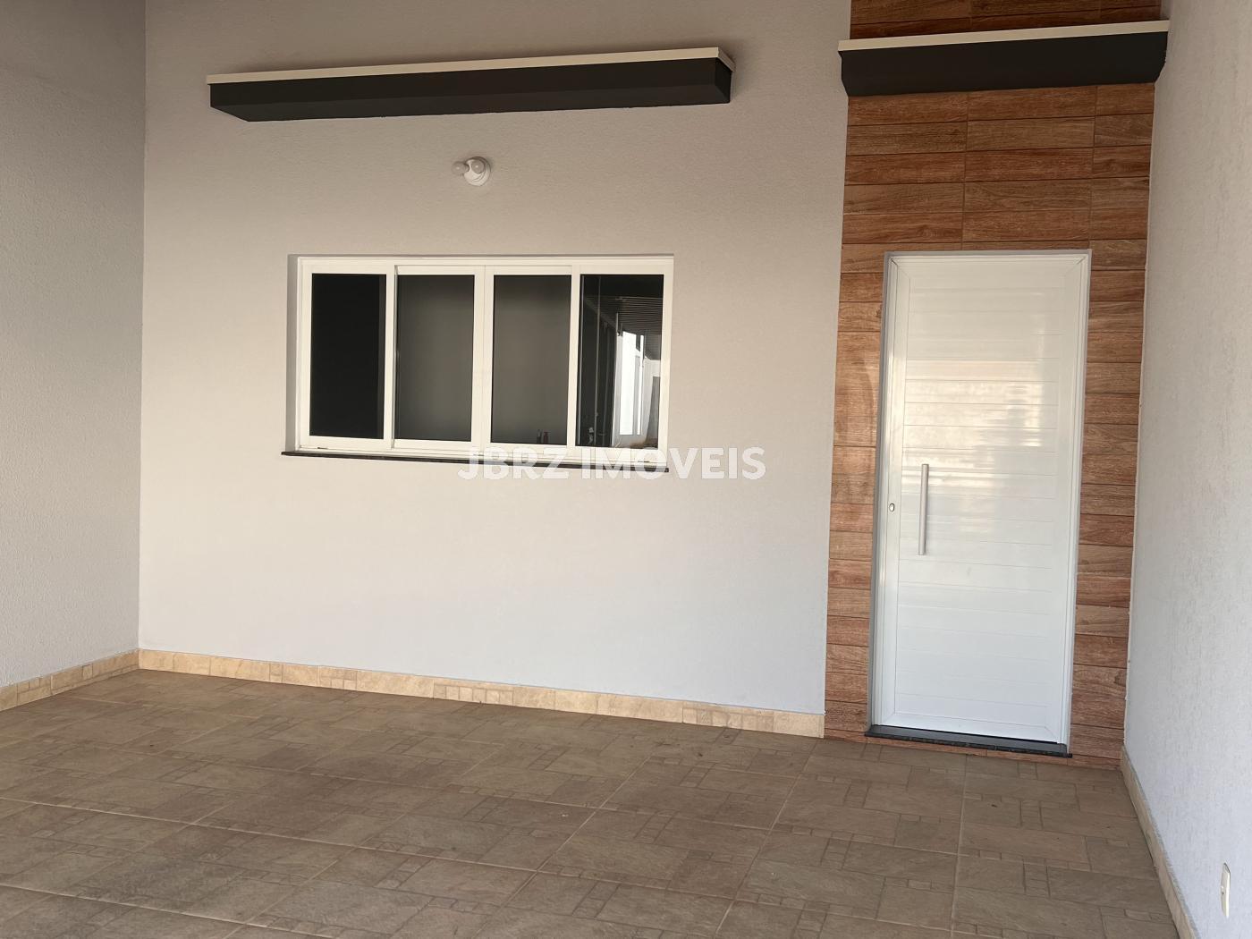 Casa à venda com 2 quartos, 100m² - Foto 2