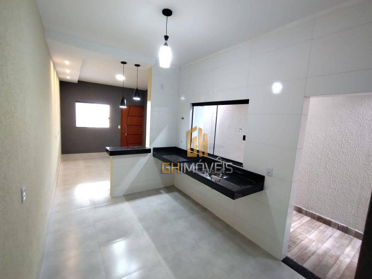 Casa à venda com 2 quartos, 75m² - Foto 1