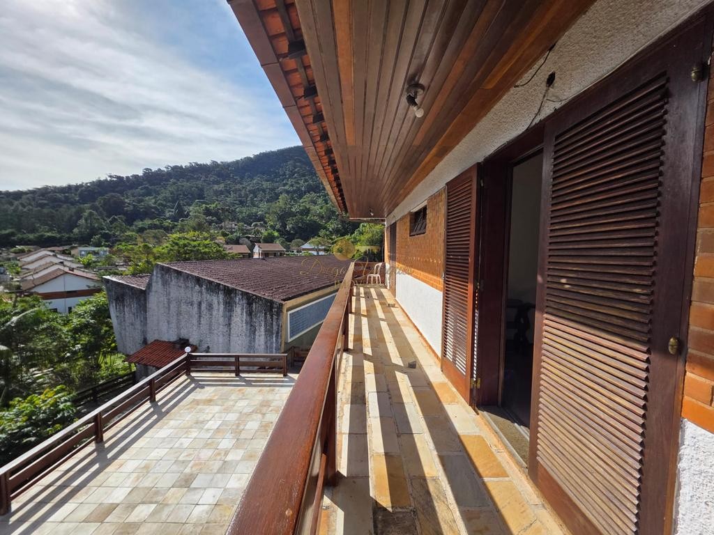 Casa de Condomínio para alugar com 4 quartos, 330m² - Foto 22