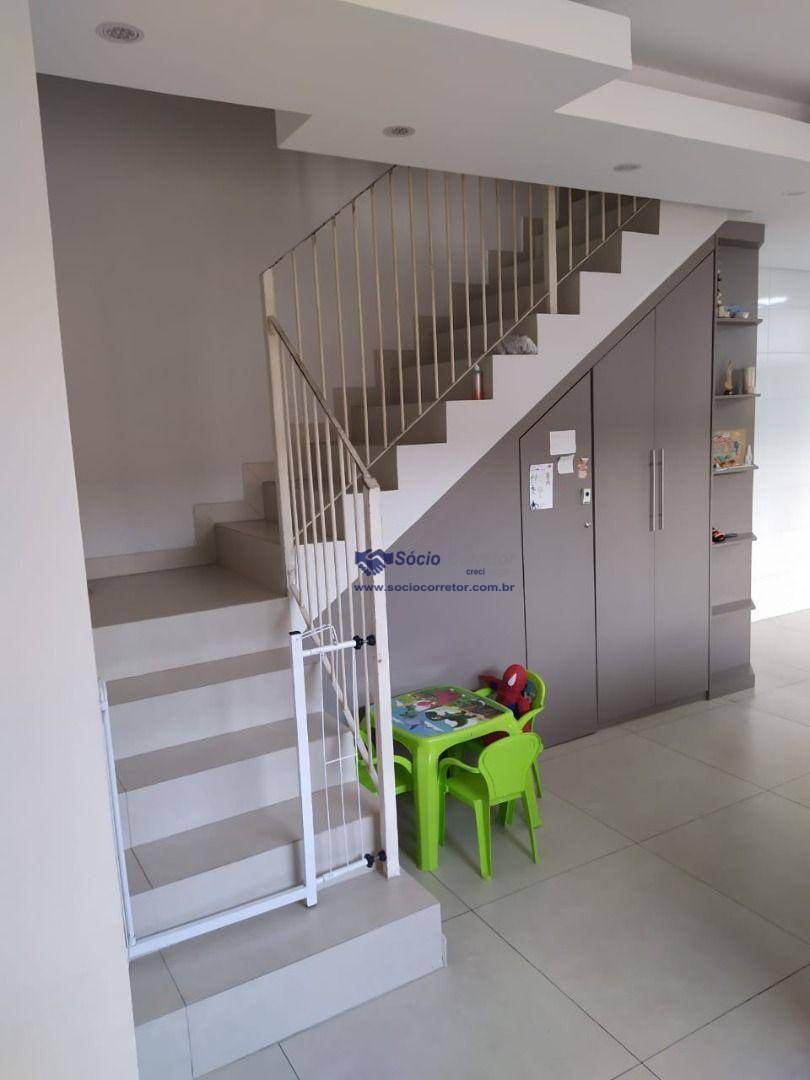 Casa à venda com 3 quartos, 150m² - Foto 3