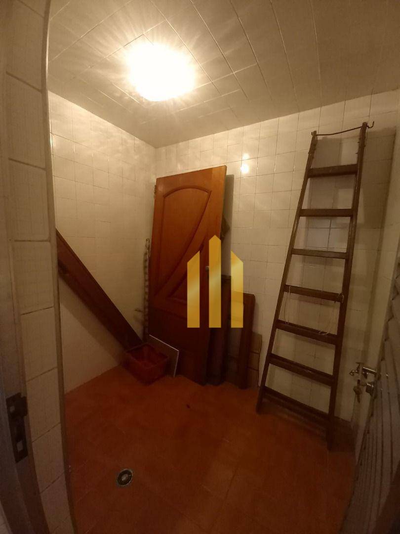 Sobrado à venda e aluguel com 3 quartos, 190m² - Foto 32