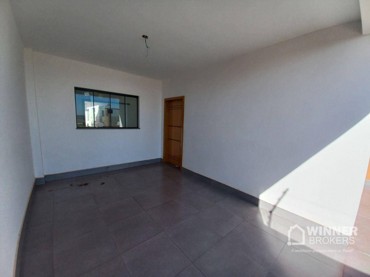 Casa à venda com 3 quartos, 120m² - Foto 4