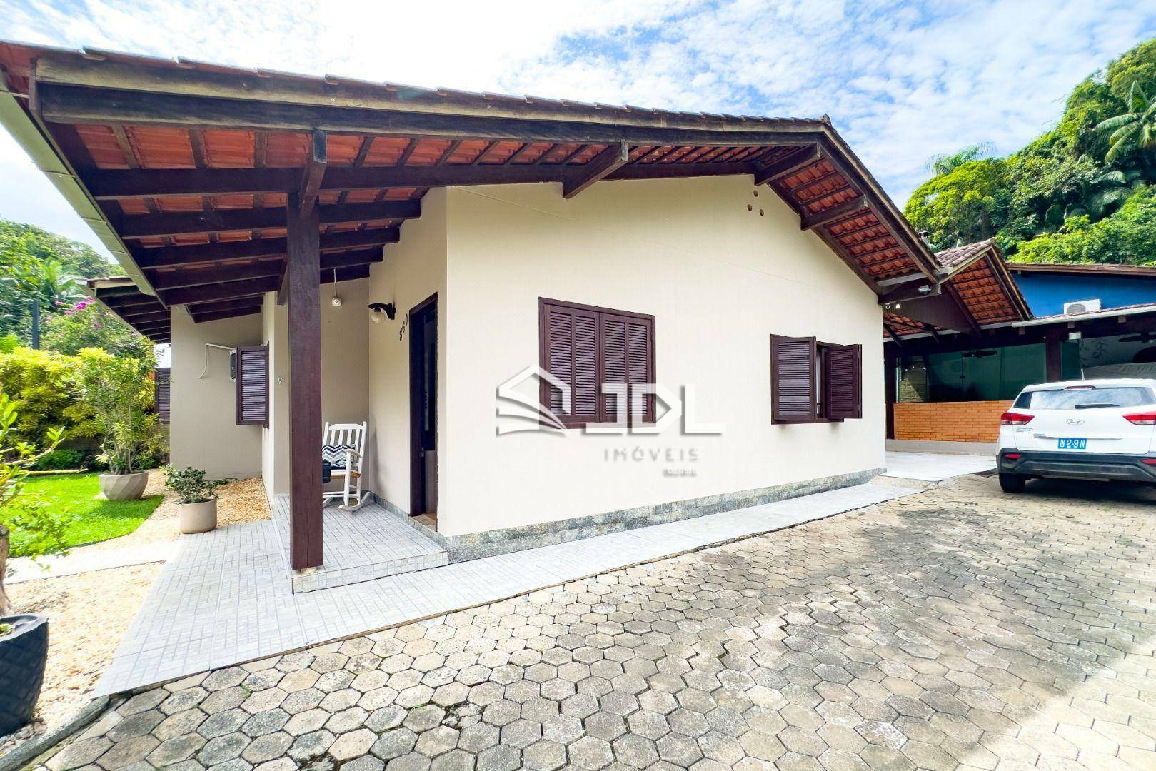 Casa à venda com 3 quartos, 198m² - Foto 4