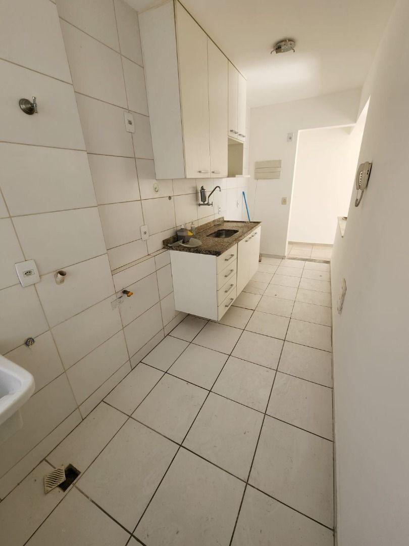 Apartamento à venda com 2 quartos, 62m² - Foto 4